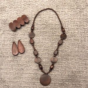 Wood necklace, earrings and bracelet set